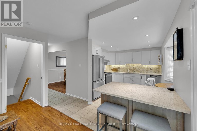 28637166/610-steller-street/fallingbrookpineridge/ottawa/ontario/K4A1N1_13