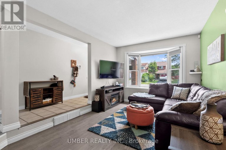 28623557/1130-st-emmanuel-terrace/convent-glen-north/ottawa/ontario/K1C2J7_12