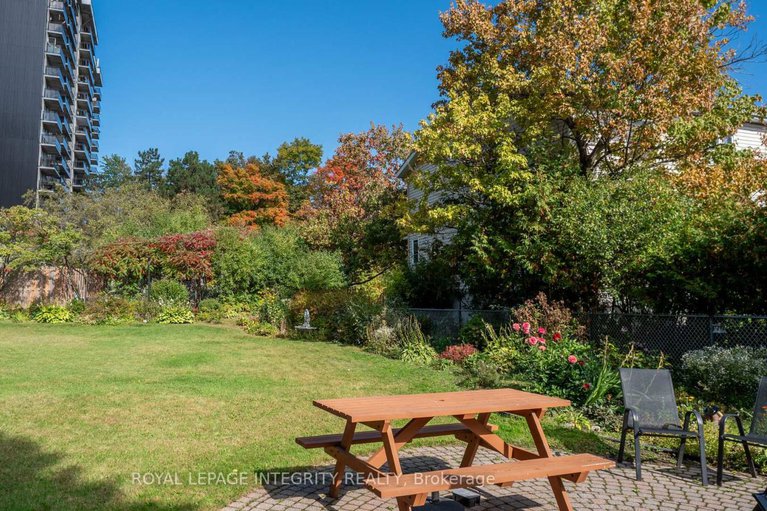 29173938/1008-555-brittany-drive/viscount-alexander-park/ottawa/ontario/K1K4C5_42