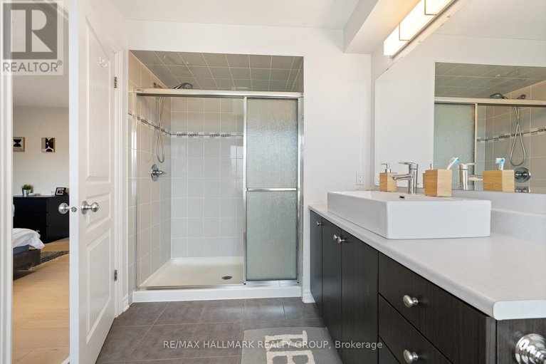 29563241/735-morningstar-way/mer-bleuebradley-estatesanderson-park/ottawa/ontario/K1W0G6_24