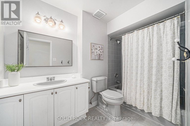28650656/19-cullen-court/craig-henrywoodvale/ottawa/ontario/K2G4Z2_22