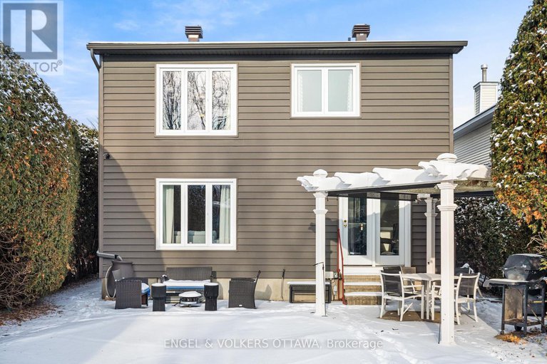 29176704/29-valley-ridge-street/borden-farmstewart-farmcarleton-heightsparkwood-hills/ottawa/ontario/K2E7W3_43