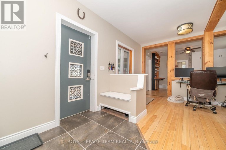 28601019/81-york-street/lanark-highlands-lanark-village/lanark-highlands/ontario/K0G1K0_8