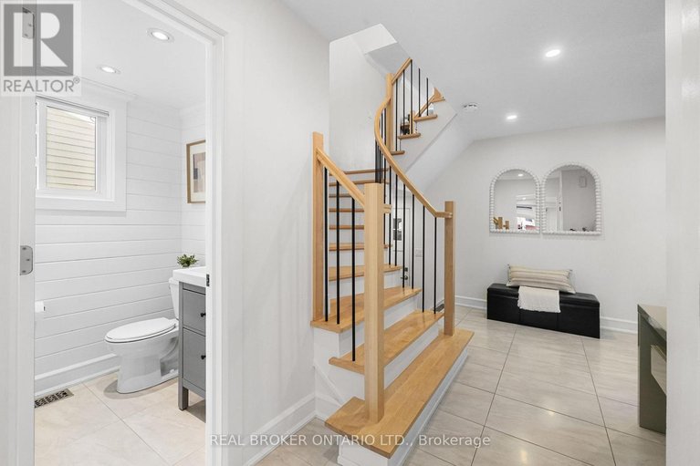 29653465/2058-wildflower-drive/queenswood-heights-south/ottawa/ontario/K1E3R3_21