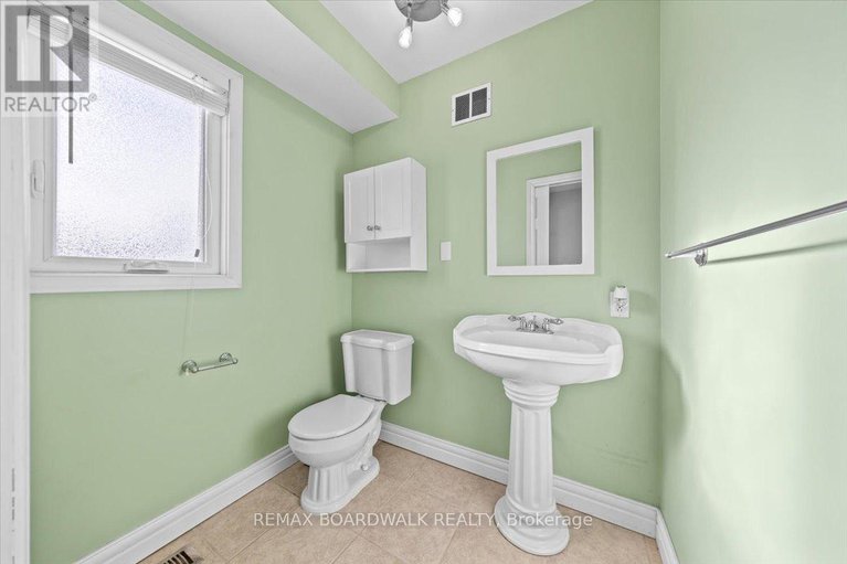 29344608/7089-bush-drive/greely/ottawa/ontario/K4P1M8_19