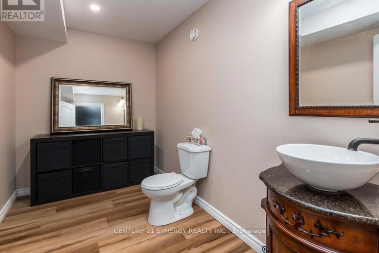 29136058/634-moorpark-avenue/emerald-meadowstrailwest/ottawa/ontario/K2M0H8_33