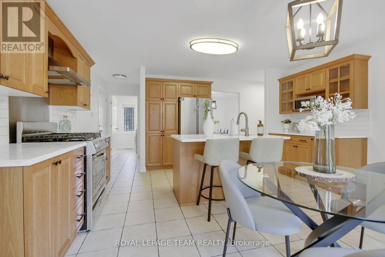 28297086/5719-stuewe-drive/manotick-east-to-manotick-station/ottawa/ontario/K4M1L2_11