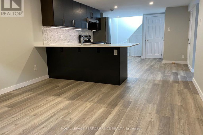 29035892/2529-roman-avenue/queensway-terrace-north/ottawa/ontario/K2B7X8_23