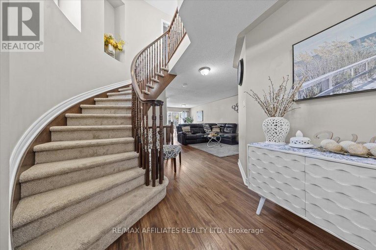28378372/119-silvermoon-crescent/avalon-east/ottawa/ontario/K4A0P5_5
