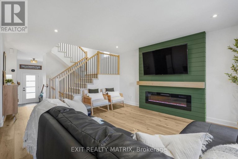 29640036/1200-montblanc-crescent/embrun/russell/ontario/K0A1W0_10