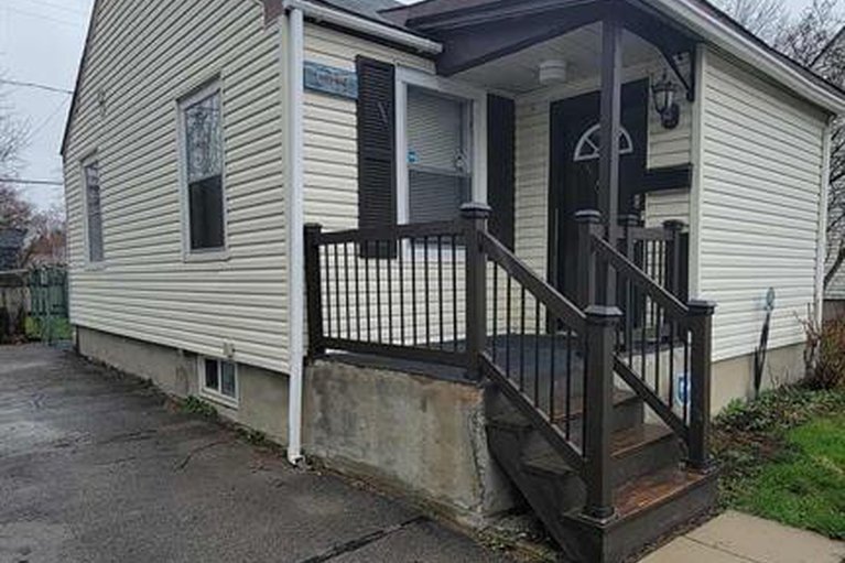 28390177/149-crerar-avenue/carlington/ottawa/ontario/K1Z7P4_1