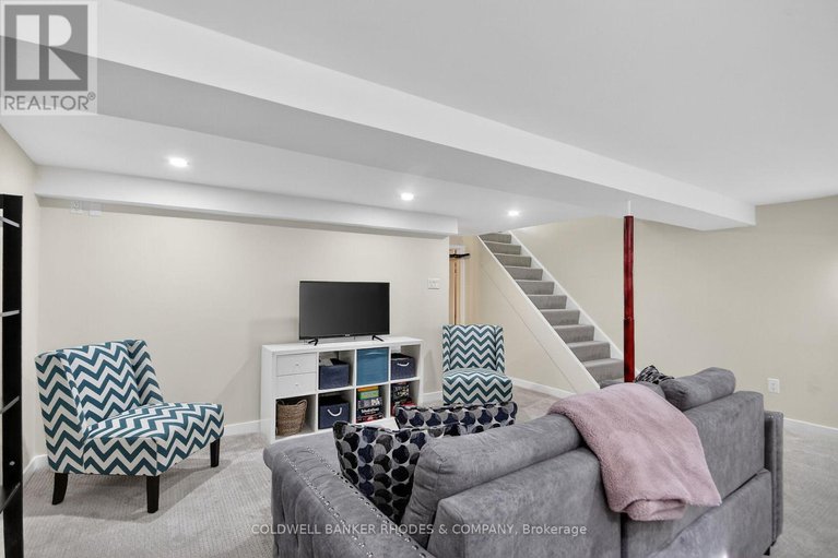 29438114/521-orkney-private/carleton-square/ottawa/ontario/K2C3M7_28