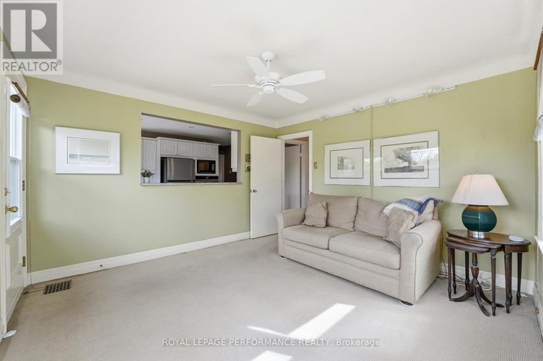 29644956/880-melwood-avenue/mckellar-heightsglabar-park/ottawa/ontario/K2A3C3_26