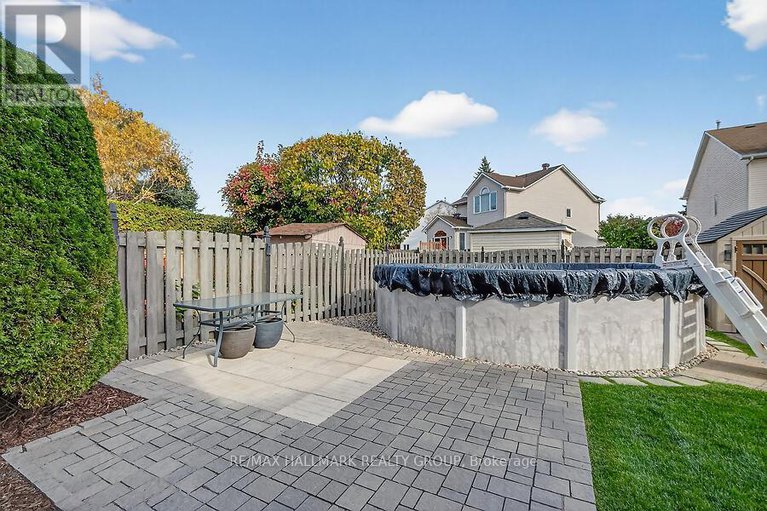 29008692/1915-orchardview-avenue/fallingbrookgardenway-south/ottawa/ontario/K4A3H1_26