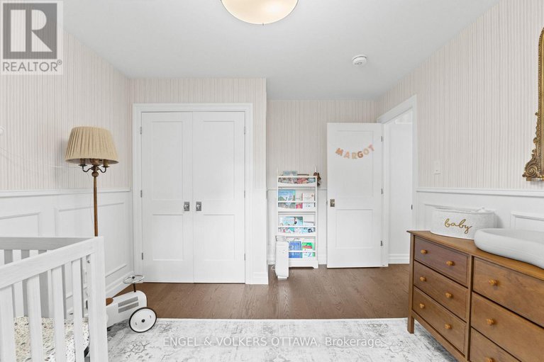 28904185/872-iroquois-road/mckellar-heightsglabar-park/ottawa/ontario/K2A3N2_29