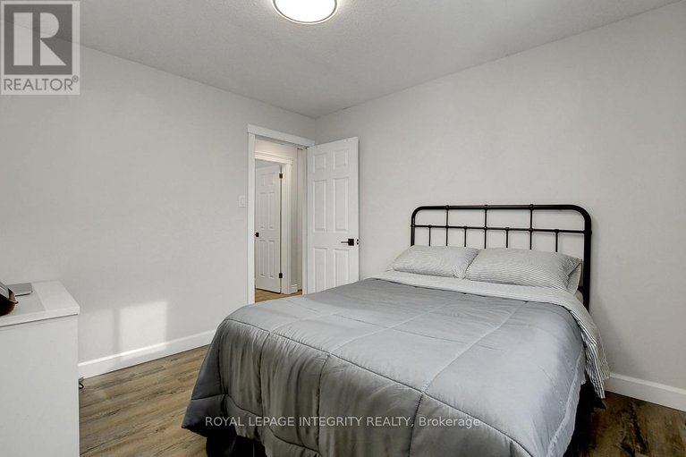 29428568/3-palomino-drive/bridlewood/ottawa/ontario/K2M1L9_29