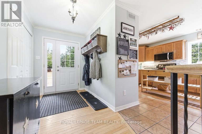 29617709/5195-mcdonalds-corners-road/lanark-highlands-dalhousie-twp/lanark-highlands/ontario/K0G1M0_8