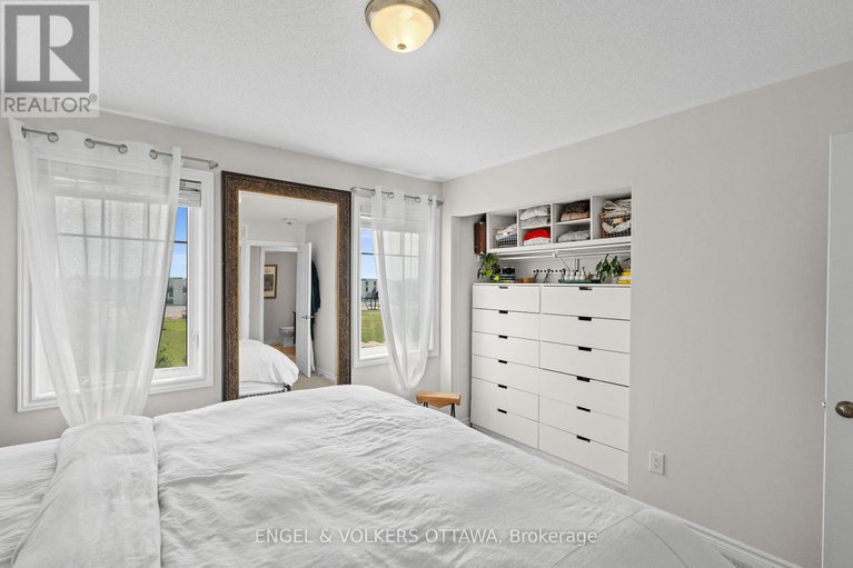 29055765/349-pumpkinseed-crescent/half-moon-bay/ottawa/ontario/K2J6K1_30