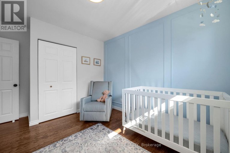 29640984/2052-valley-drive/elmvale-acresurbandale/ottawa/ontario/K1G2P4_18