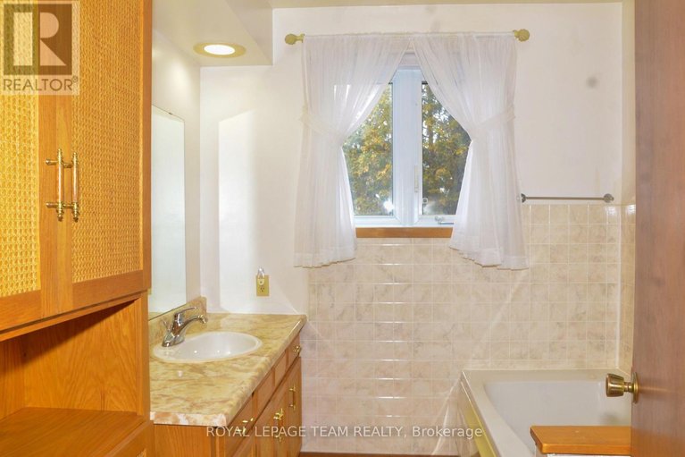 29471495/5740-carman-road/south-dundas-matilda-twp/south-dundas/ontario/K0E1K0_27