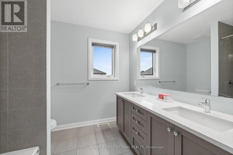 29594082/796-cappamore-drive/half-moon-bay/ottawa/ontario/K2J6V6_28