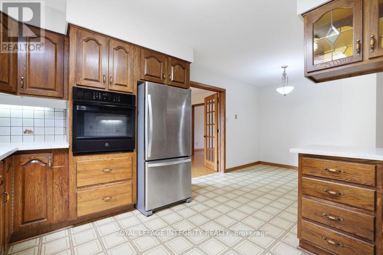 28932150/2291-courtice-avenue-e/alta-vista/ottawa/ontario/K1H7G7_13