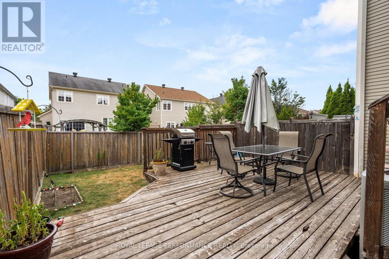 28784183/122-osnabrook-private/stonebridge/ottawa/ontario/K2J0G8_27