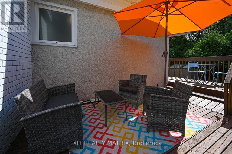 28875477/90-chesterton-drive/borden-farmstewart-farmcarleton-heightsparkwood-hills/ottawa/ontario/K2E5T6_28