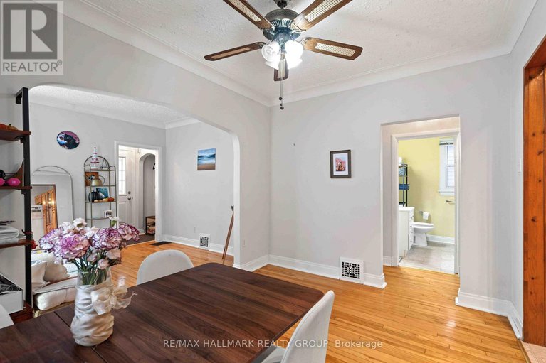 29118509/318-shakespeare-street/vanier/ottawa/ontario/K1L5M2_10