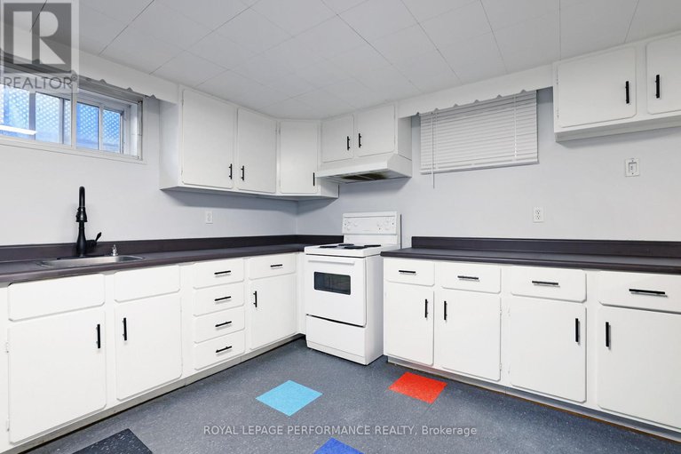 28179487/2247-miramichi-street/kenson-park/ottawa/ontario/K2C0Z1_23