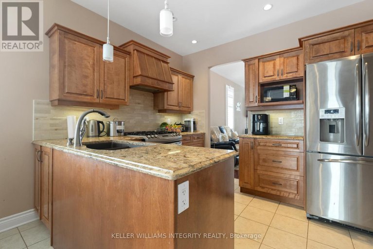 27908080/101-thivierge-court/town-of-rockland/clarence-rockland/ontario/K4K0E7_6