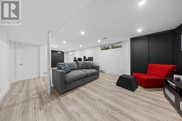 29395129/7-gagnon-court/beaverbrook/ottawa/ontario/K2K1A7_27