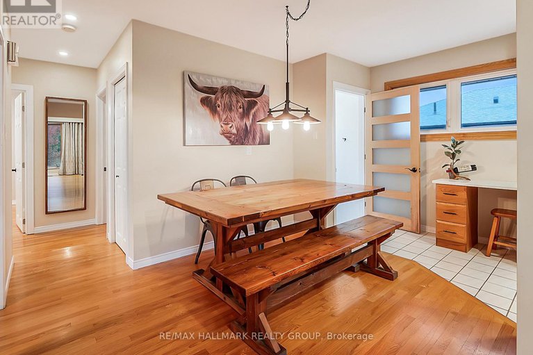 29075459/2077-lemay-crescent/elmvale-acresurbandale/ottawa/ontario/K1G2X5_9