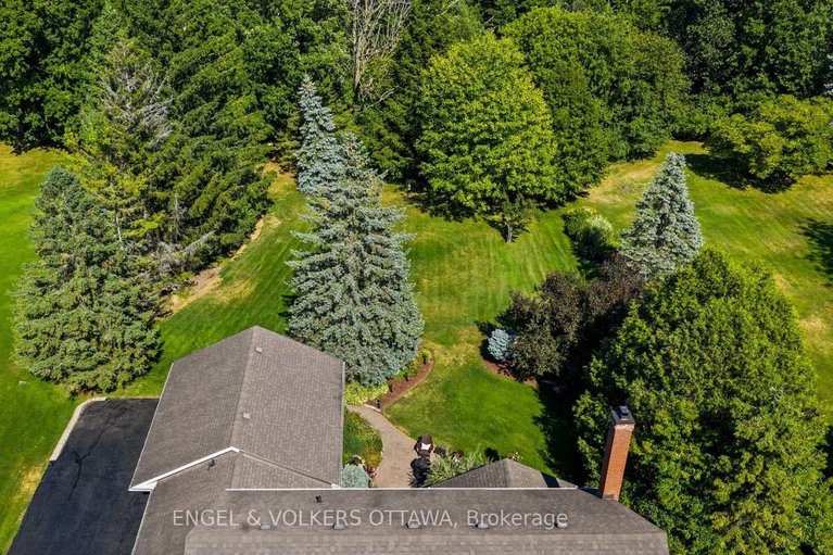 28923868/5557-pettapiece-crescent/manotick-village-manotick-estates/ottawa/ontario/K4M1C5_49