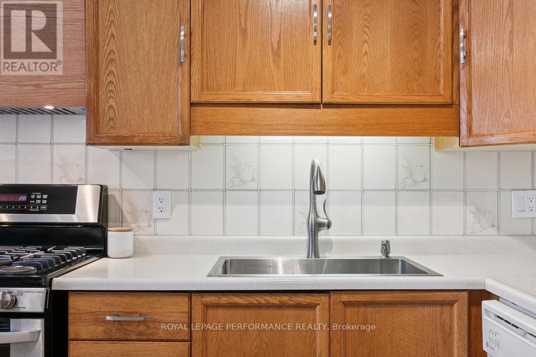 28575649/75-1646-du-sommet-place/chateauneuf/ottawa/ontario/K1C4Y9_14