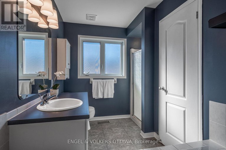 29049195/1031-capreol-street/avalon-east/ottawa/ontario/K4A4Z7_22