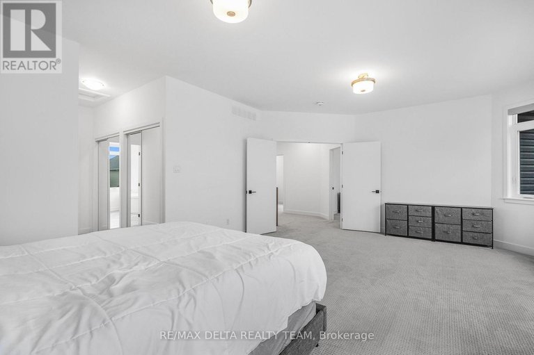 29613825/39-angel-heights/stittsville-south/ottawa/ontario/K2S2N2_29