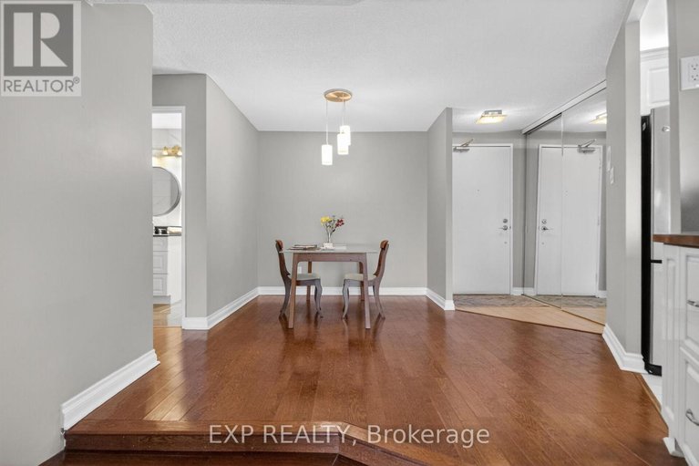 29618054/2009-1171-ambleside-drive/woodroffe/ottawa/ontario/K2B8E1_28