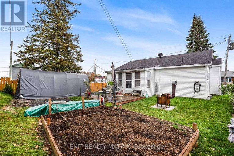 29015888/17-victoria-street-w/alexandria/north-glengarry/ontario/K0C1A0_24