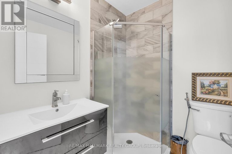 29687153/165-longpre-street/vanier/ottawa/ontario/K1L7J5_23