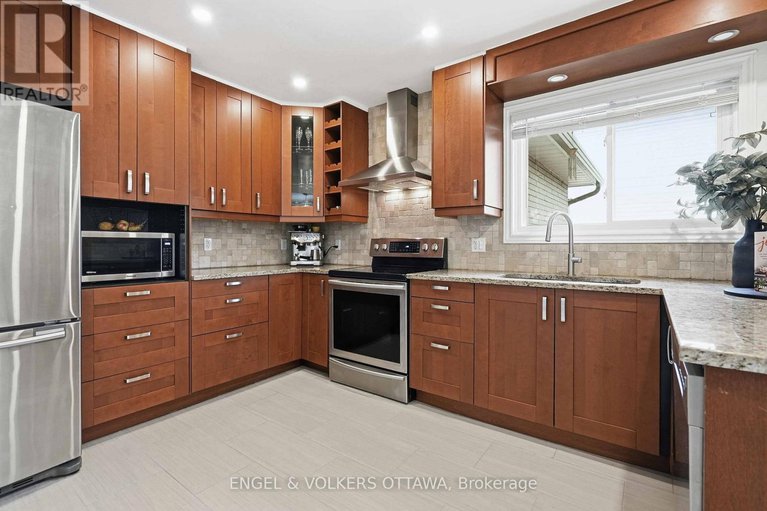 29105494/1260-henry-farm-drive/copeland-park/ottawa/ontario/K2C2E2_12