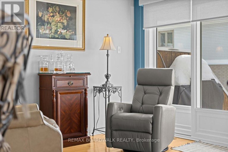 29446345/6355-sablewood-place/chapel-hill/ottawa/ontario/K1C7M3_24