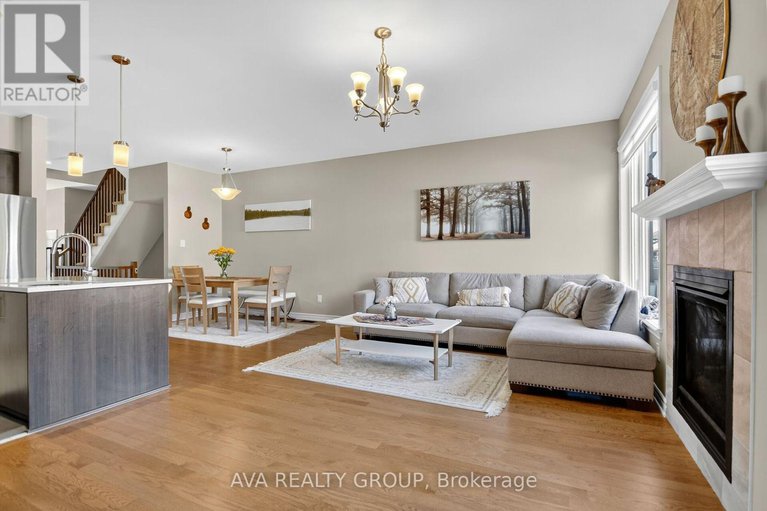 28866998/542-triangle-street/emerald-meadowstrailwest/ottawa/ontario/K2M0M5_3