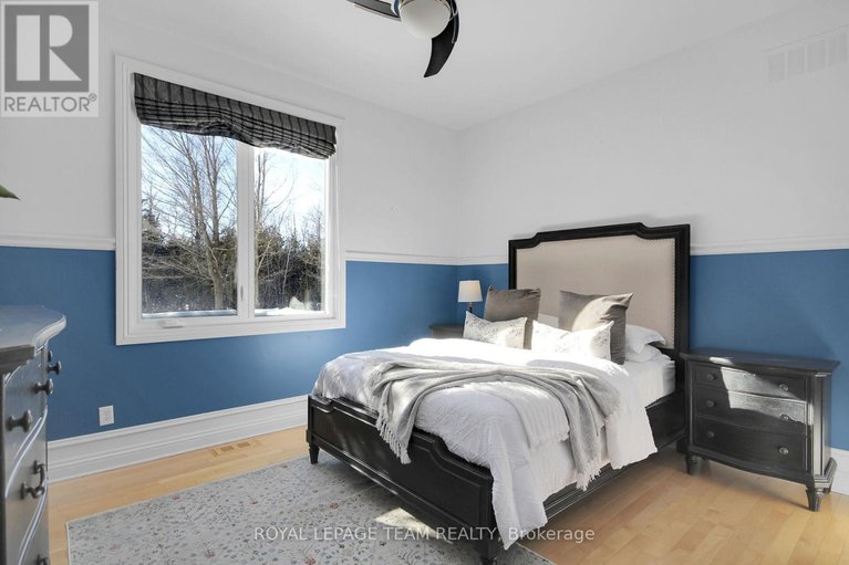 28765946/5849-queenscourt-crescent/manotick-east-to-manotick-station/ottawa/ontario/K4M1K3_25