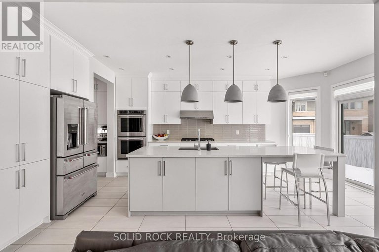 29234213/242-shinleaf-crescent/mer-bleuebradley-estatesanderson-park/ottawa/ontario/K1W0J2_7