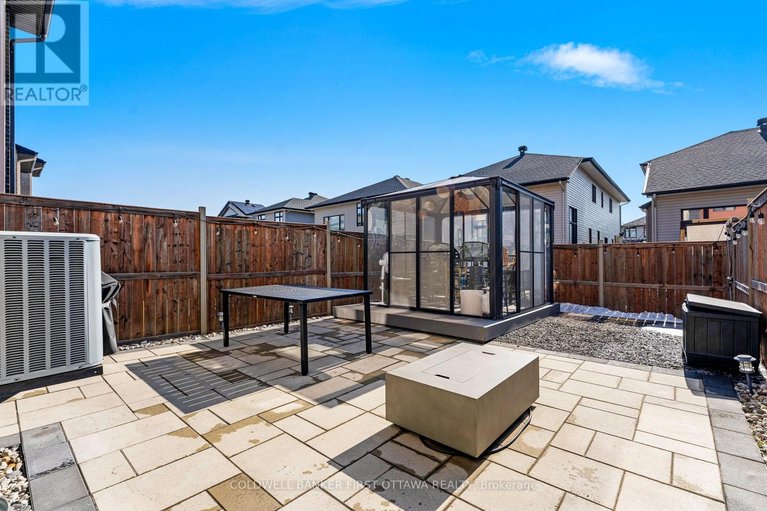 29465691/422-markdale-terrace/riverside-southgloucester-glen/ottawa/ontario/K4M0E2_4