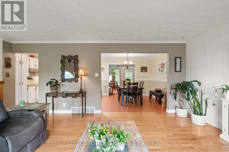 28530818/19920-county-25-road/south-glengarry-charlottenburgh-twp/south-glengarry/ontario/K0C1L0_7