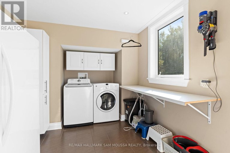 27929586/4-lockmasters-lane/north-grenville-twp-kemptville-east/north-grenville/ontario/K0G1J0_16