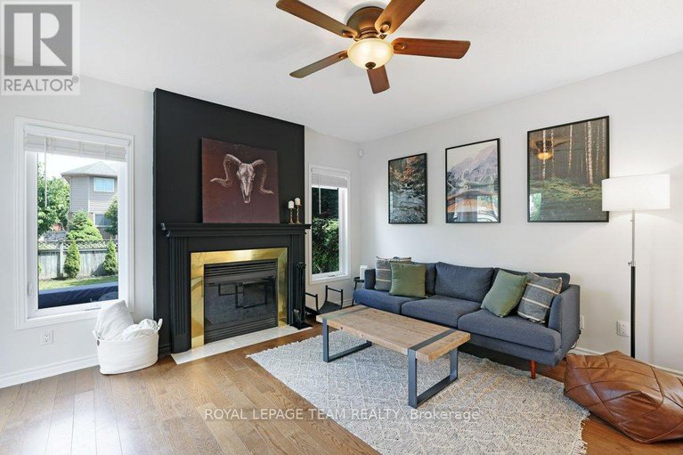 28522929/8-black-rivers-place/bridlewood/ottawa/ontario/K2M2E2_20