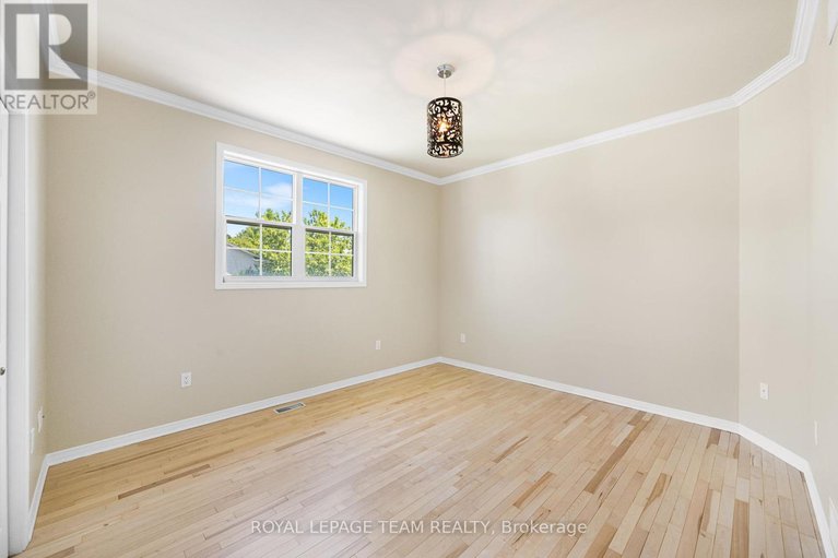 28382837/2911-ahearn-avenue/britannia/ottawa/ontario/K2B7A1_13